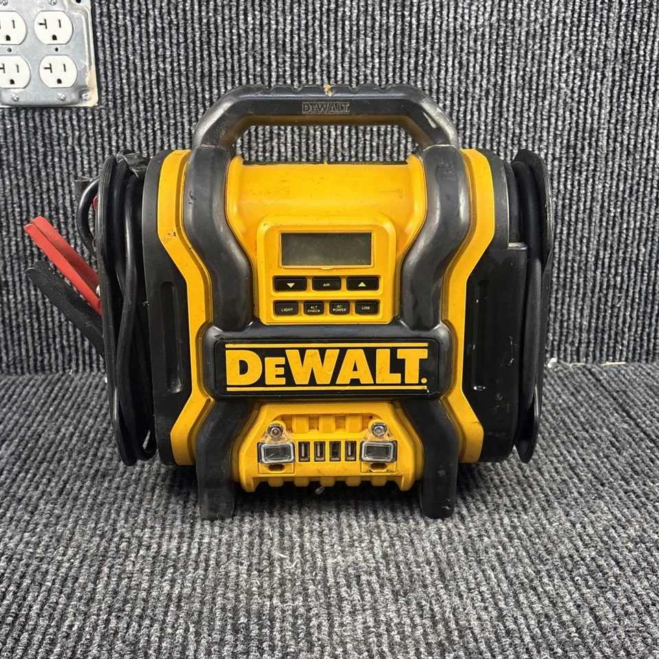 DEWALT Portable Power 2000 Peak Amp Jump Starter (NO ORIGINAL BOX AND CHARGER) - Image 3 of 4
