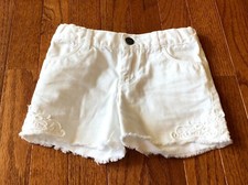 Carters Girls White Cotton Shorts w/ Embroidery, Size 4. Beautiful Condition 