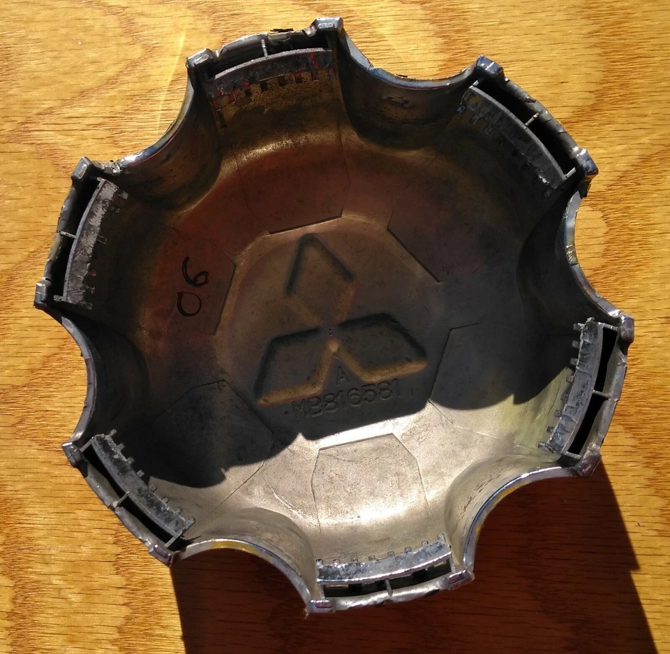 Tapa central mitsubishi montero, cromo, 2000-2004 número de pieza MB816581 06 Foto 3 de 4