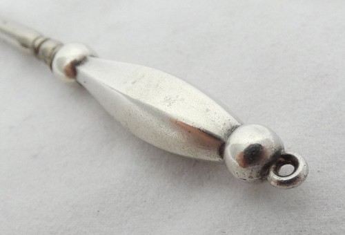 Antiguo gancho de botón Chatelaine pequeño de plata de ley eduardiano de 1913 de 7,5 cm pequeño - Imagen 3 de 5
