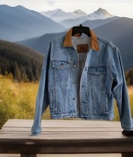 VTG Made in USA Women's Light Wash Denim Jacket Justin with Suede collar size 2