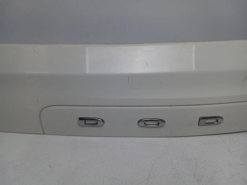 Dodge Grand Caravan 2011-2017 panel de acabado trasero 53067 Foto 4 de 4