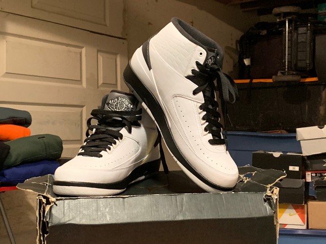 air jordan 2 grey