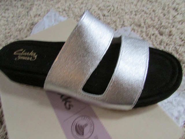 clarks sandals womens silver