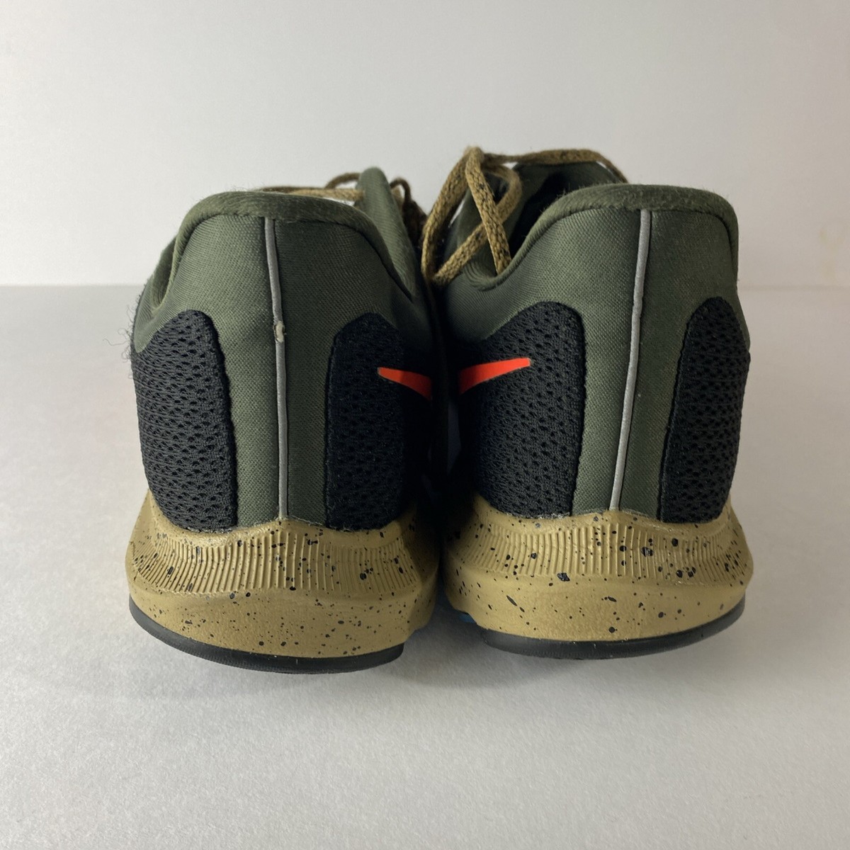 Nike Quest 2 Running Shoes Mens Size 12 Olive Black Sneakers CJ6185-003 Nike Quest 2 Running Shoes CJ6185-003 Olive Green Black Red  main image 2