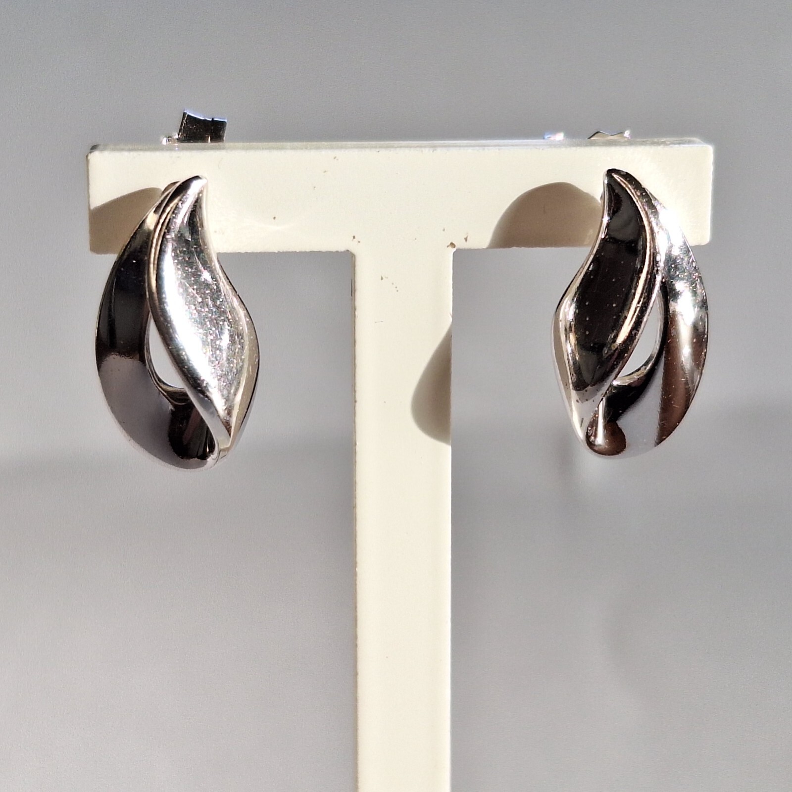 Stylish Swirl Stud Earrings in Sterling Silver, RRP £29-image