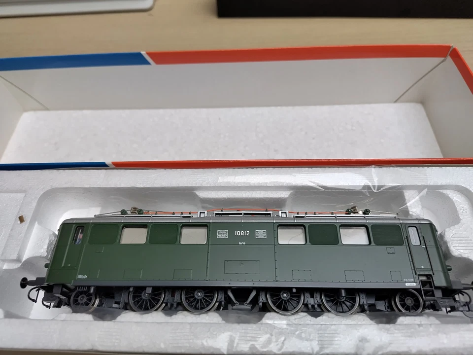 Roco SBB 63530 Ae 4/6 10812 digital mit ESU Decoder in OVP mit Zurüstteilen etc. - Bild 2 von 4