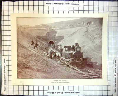 Antiker alter Druck Laings Nek Tunnel Zug Männer stehend durch 1901