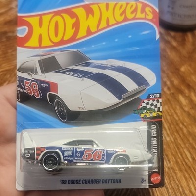 Hot Wheels '69 Dodge Charger Daytona HW Starting Grid White Blue Red 1:64