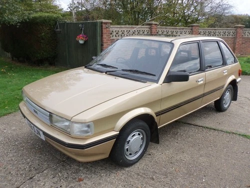 classic car Austin Maestro - Picture 1 of 20