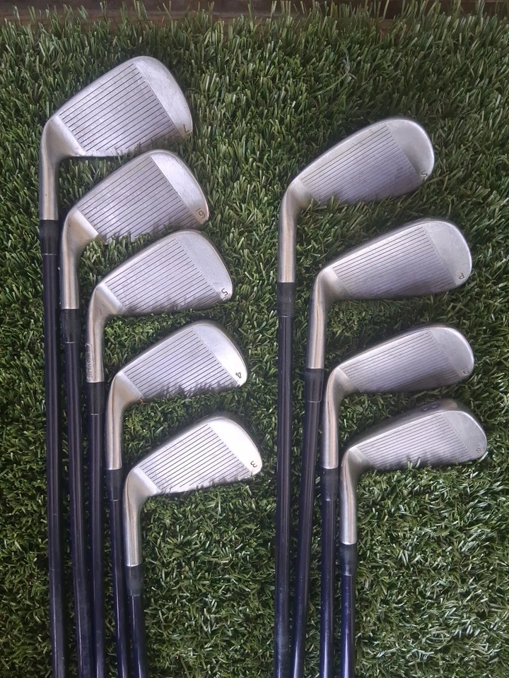 Juego de plancha quemador tamaño mediano TaylorMade para mujer grafito Rh ⛳️Envío gratuito Foto 2 de 4