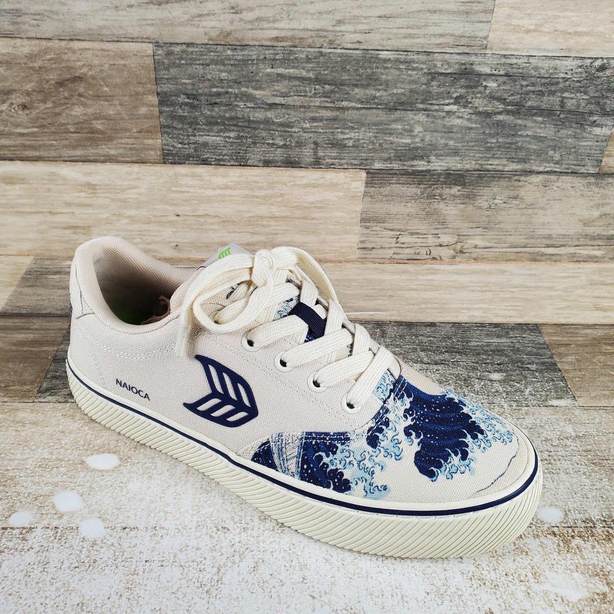 Cariuma Naioca Shoes Womens Sz 9 Hokusai Wave Off Kanagawa Lace Up