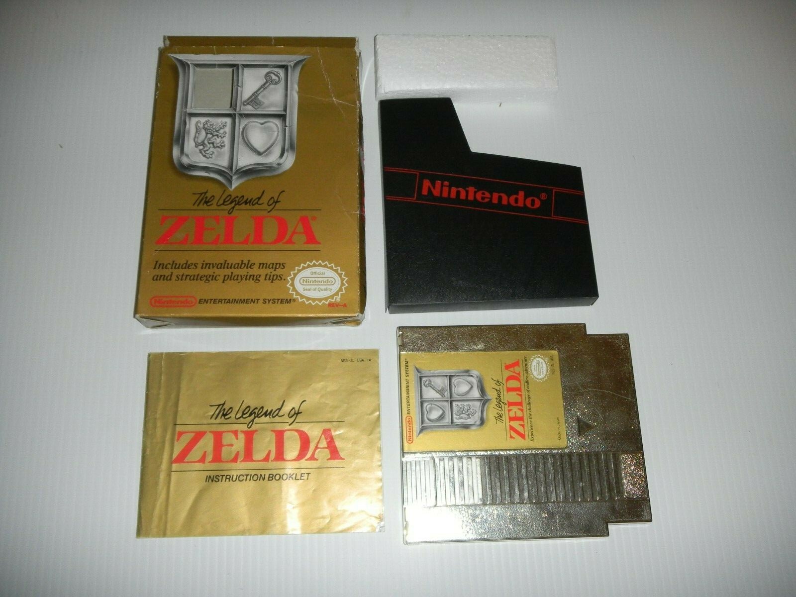 Legend of Zelda WORN COMPLETE BOX NINTENDO NES FAST SHIPPING! 78a