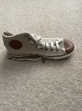 Shoes All Star Converse Size 9 Beige. New. Never worn