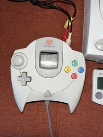 SEGA Dreamcast HKT-3020 Console Bundle w/ 3 Memory Cards, 2 Controllers & Cords