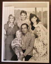 PRESS PROMO PHOTO NBC TV THE TORTELLIS CHEERS 1987 DAN HEDAYA JEAN KASEM P202