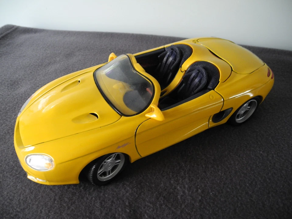 Ford Mustang Mach 3 Concept Cabrio Maisto 1 : 18 Modellauto gelb - Bild 3 von 4