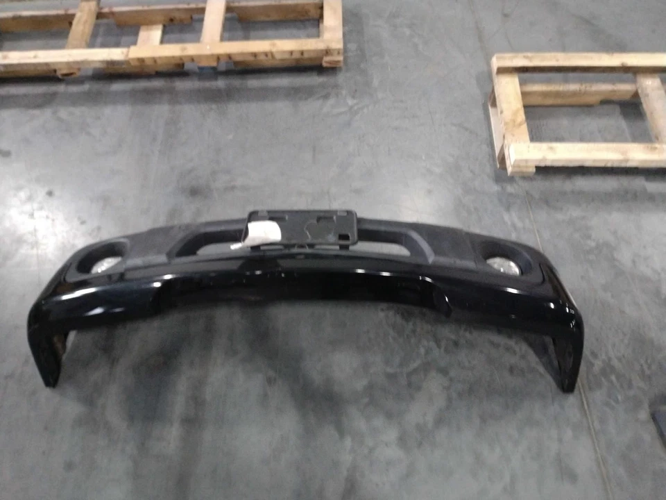 Conjunto de parachoques delantero usado se adapta a: Ford Ranger 2010 cenefa inferior negra con fo Foto 2 de 4