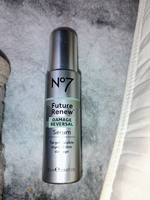 No7 Future Renew Damage Reversal Serum 25ml/0.84oz. New