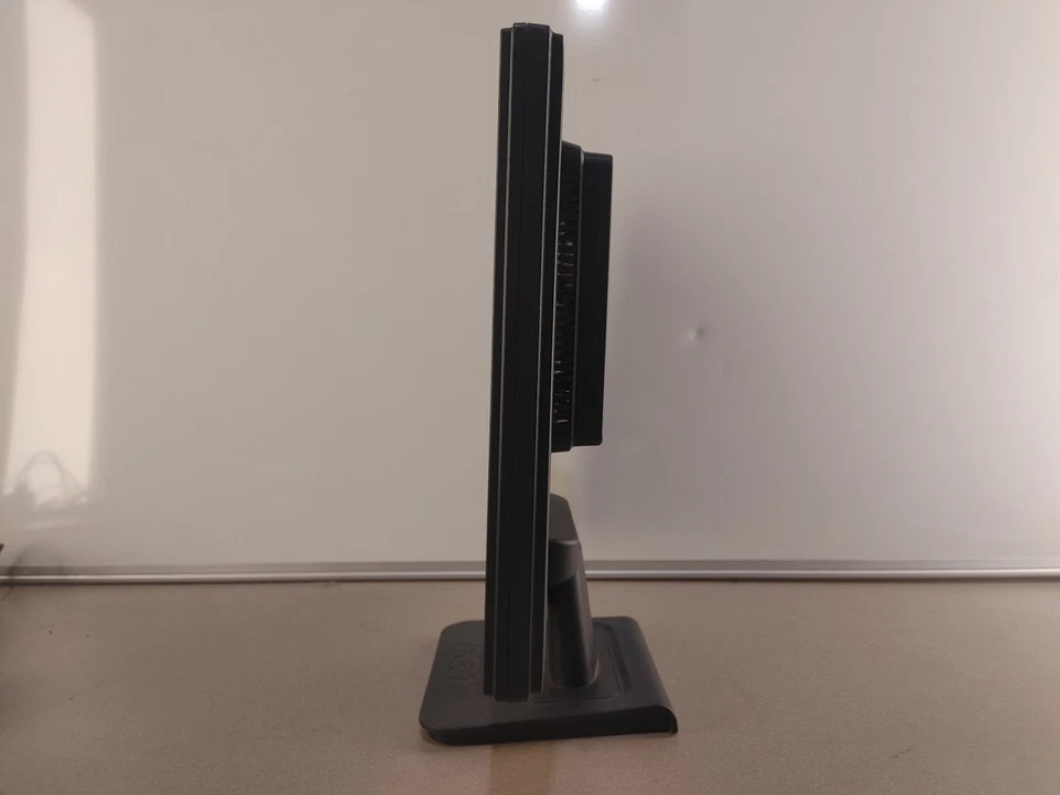 Acer AL1716 5:4 17inch LCD Monitor VGA Only Black Fair Condition - Image 4 of 4