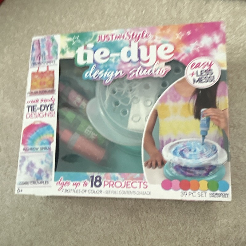 Just My Style Tie-Dye Design Studio Craft Kit 39 Pc Set MPN 10587/2041