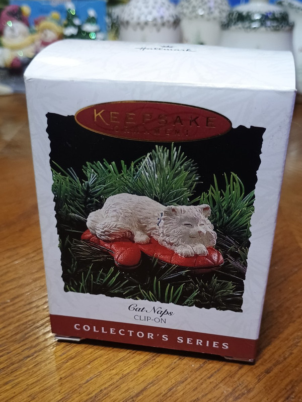 Hallmark Keepsake Cat Naps Clip-On Cat Christmas Ornament Collector’s QX2529