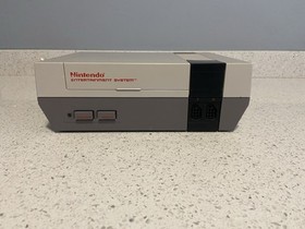 NES-001 Cleaned and tested 2 owner console w/ZAP gun and 2 controllers/7 Games