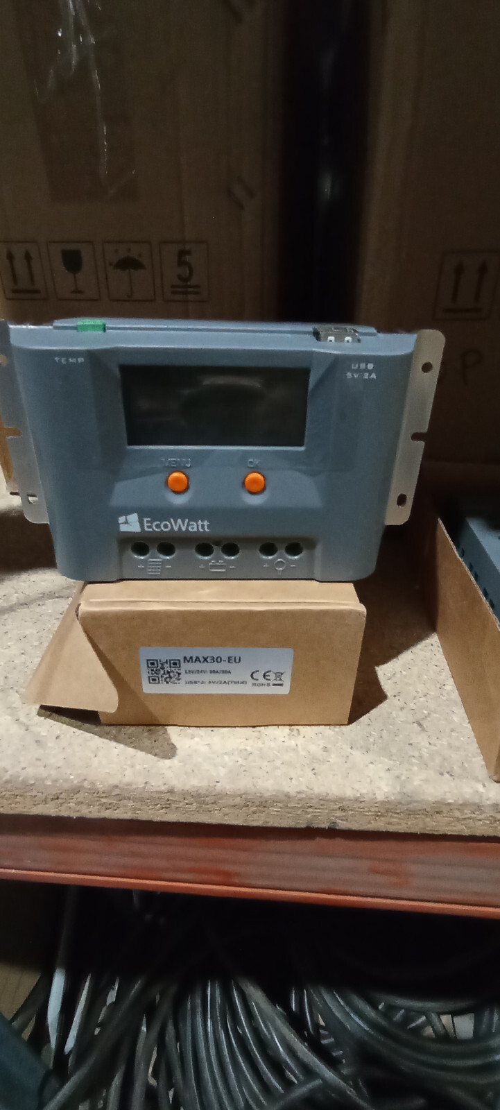 Régulateur de charge 30A 12V/24V PWM Max30-EU Ecowatt pour panneau solaire