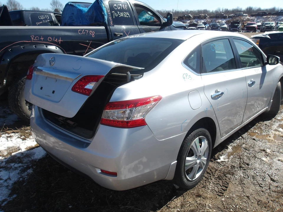 Used Front Right Lower Lower Control Arm Front fits: 2015 Nissan Sentra Front Ri Foto 4 de 4