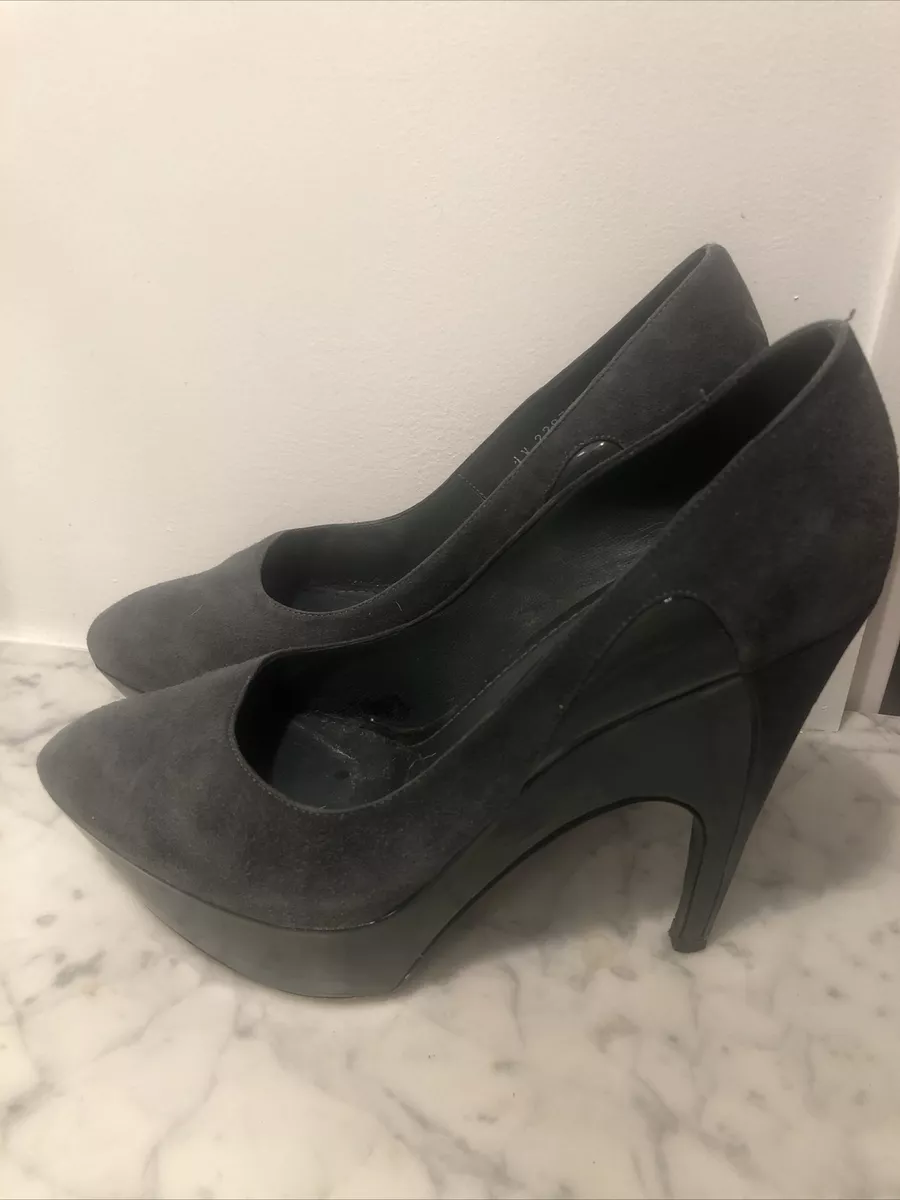 Grey top platform pumps