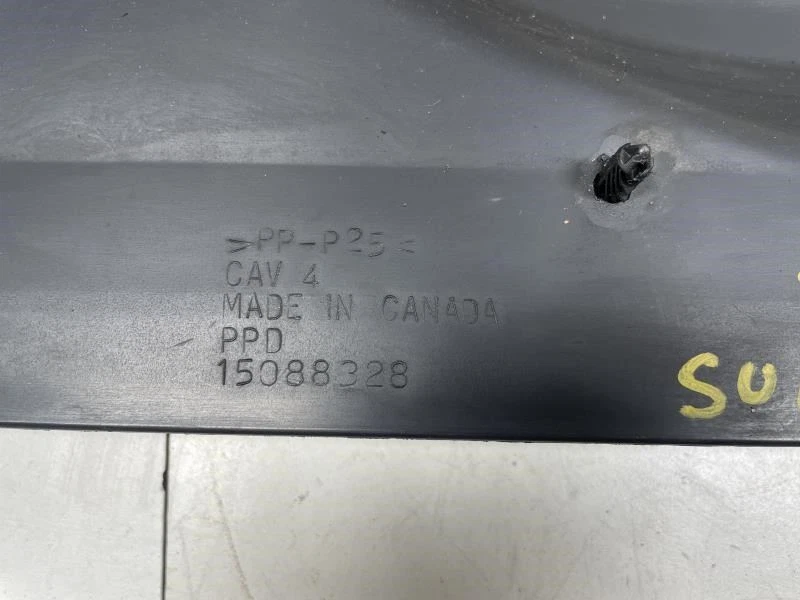 Chevrolet Suburban 1500 2002 ventilador de refrigeración del motor cubierta superior OEM+ Foto 3 de 4