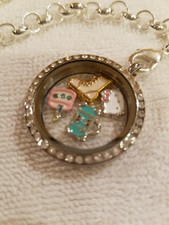HELLO KITTY VETERINARY FLOATING MEMORY LOCKET NECKLACE 4 charms inside pre owned