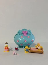 A+ Teeny Weeny Mini Families MOTHER GOOSE Playset 1995 Vivid Imaginations 