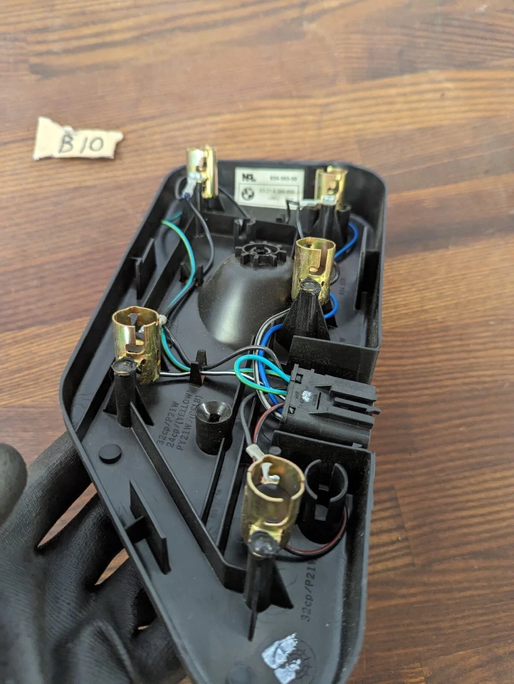 BMW Z3 Rear Light Bulb Socket Passenger Left Side 8389859  - Image 3 of 4