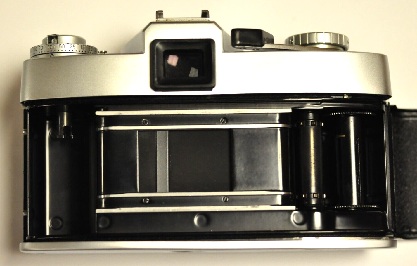 Leica Leicaflex Standard Mark I 35mm SLR camera body. PARTS OR REPAIR