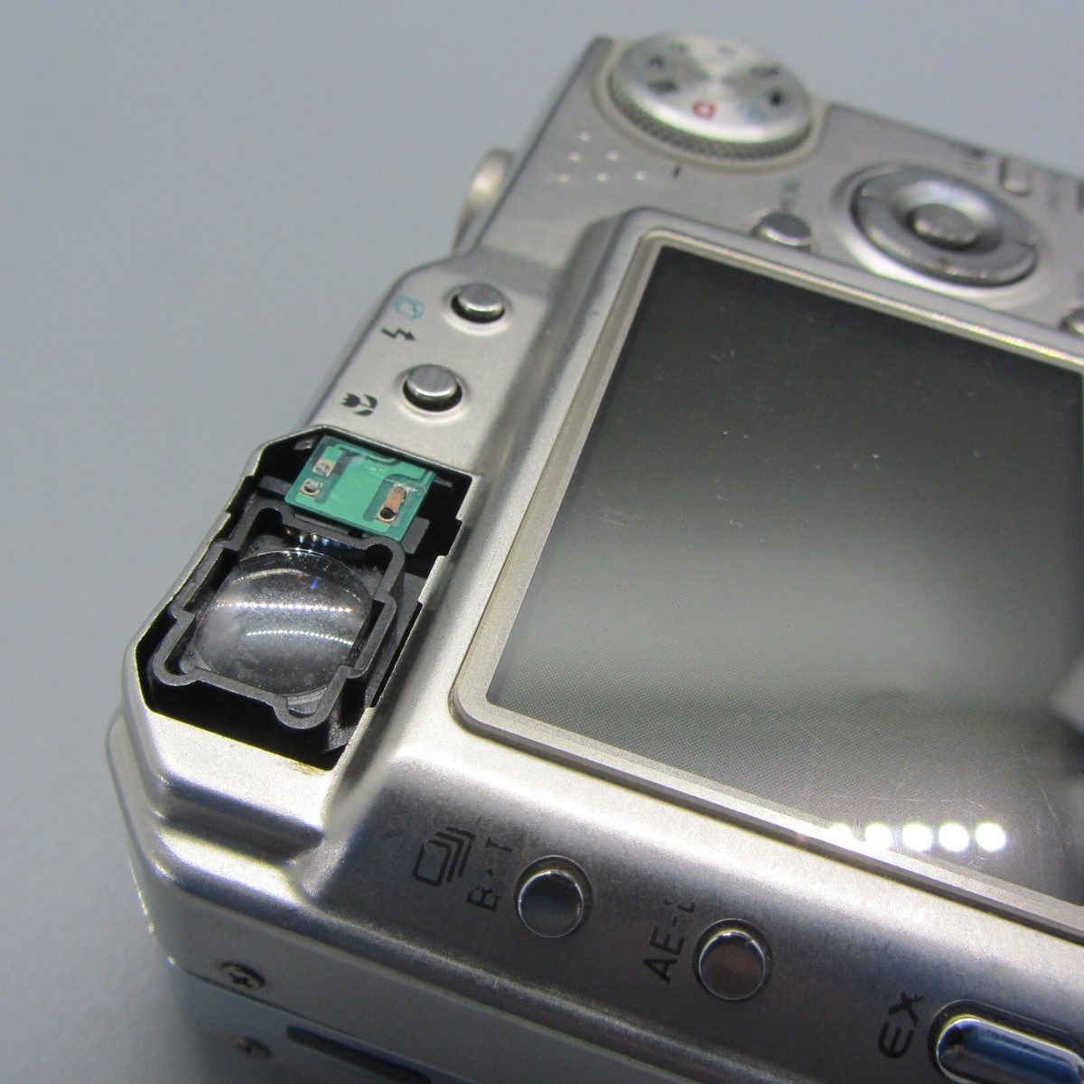 Casio EXILIM Pro EX-P600 6.0MP Digital Camera - Silver for