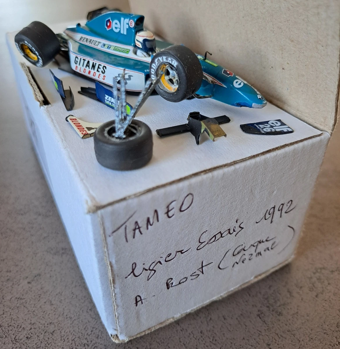 Kit Tameo 1/43 Prost JS45 F1 1997 – Panis/Trulli – Kit à Terminer – Peint