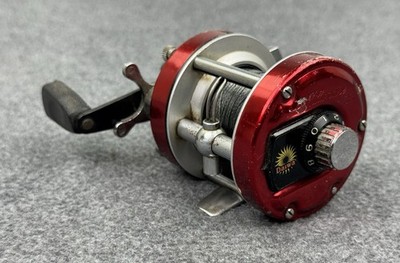 Vintage Daiwa Millionaire 3R Fishing Reel Baitcasting Japan Red