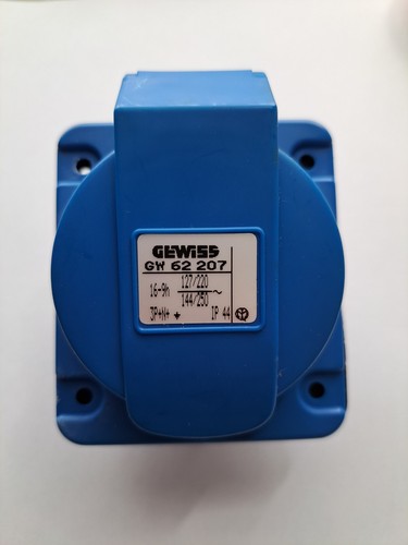 GEWISS Steckdosenkoppler, 16 A, 3-polig Mit Erde – Für Sichere Elektroinstallation (25–40 °C)