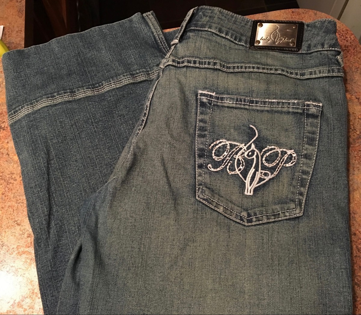 Capri Délavé Bleu Clair Distressed Baby Phat - Taille Femme 11, Occasion En Excellent état