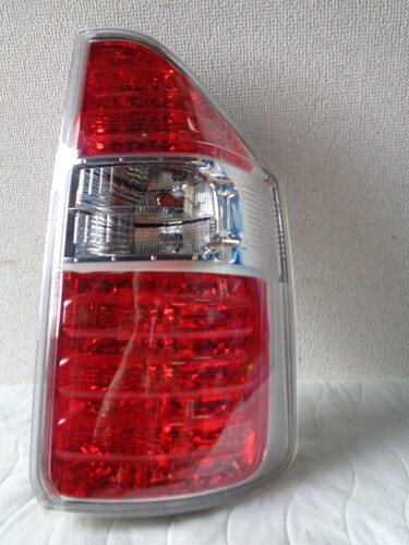Toyota Noah Voxy ZRR70 ZRR75 Genuine Tail Light Lamp Right Ichikoh