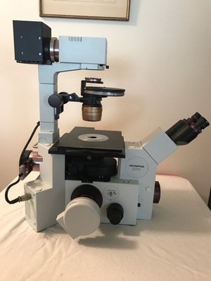Purch from Gov't of Canada Olympus Model IX70-S8F2 Inv/Phase Fluore/Camera/4 obj