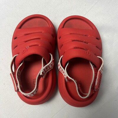 UGG Kids' Red Fluffita Yeah Clog Sandals Adjustable Strap Slides Toddler Size 5