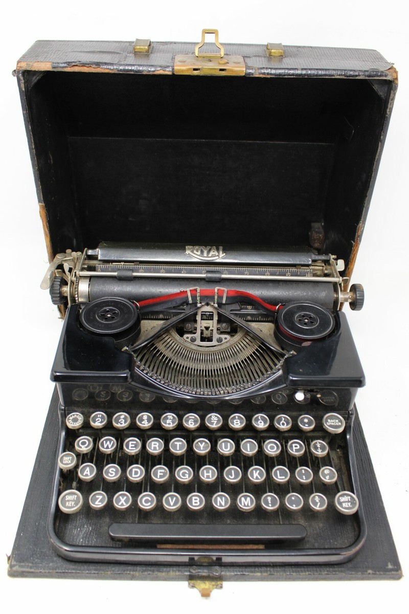  PORTABLE ロイヤルタイプライター ポータブル Vintage Royal Portable Manual Typewriter w/ Case Model O