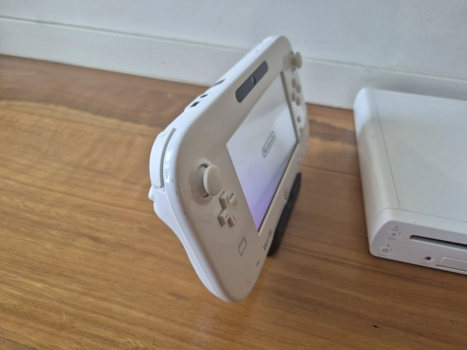 Consola Nintendo Wii U - Blanca 8GB - Con Gamepad + Cables - PAL  Foto 4 de 4