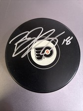 R J Umberger Philadelphia Flyers Autographed Hockey Puck