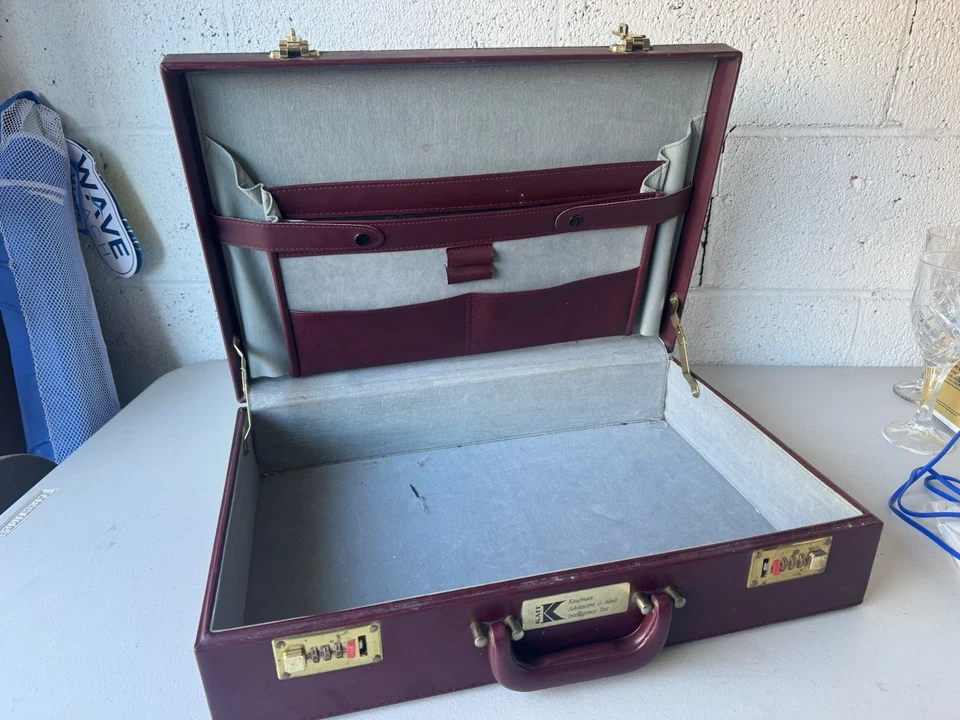Maletín de prueba de inteligencia KAIT Kaufman - Solo estuche vintage - Borgoña - Usado Foto 4 de 4