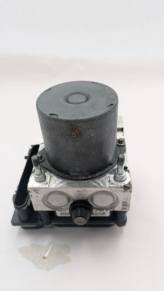 Used ABS Modulator fits: 2012 Subaru Forester Modulator Assembly vehicle dynamic Foto 2 de 4