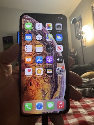 iPhone XS  MAX used Great condition ATT Rose GOLD 64 GB