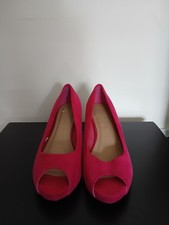So Fabulous Fuschia Pink High Heel Shoes Womens Size 4